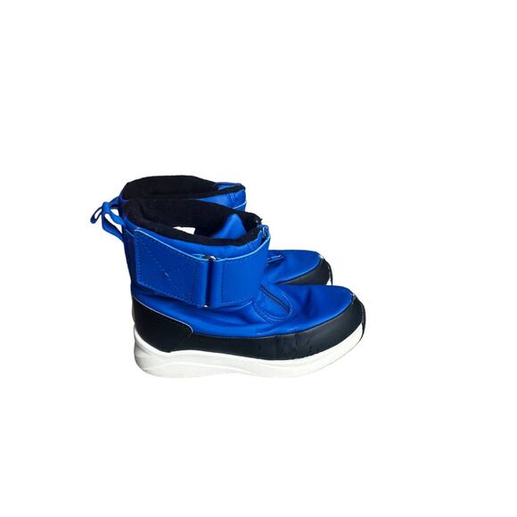 Boy’s snow boots.  Size 12 - Picture 2 of 11
